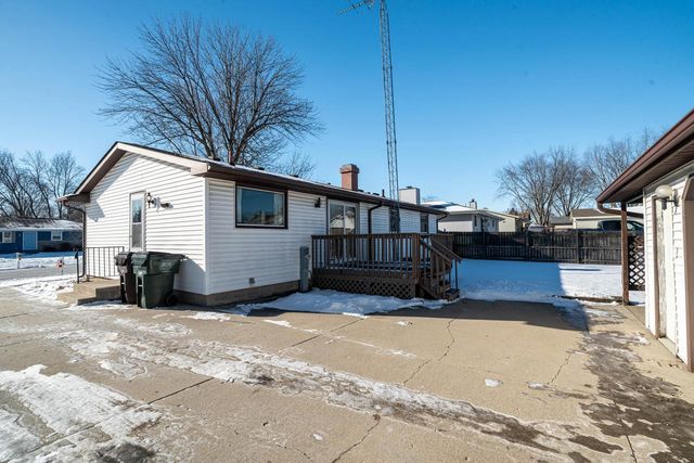 2938 Stonebridge DRIVE, Racine, WI 53404