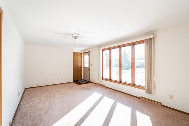 2938 Stonebridge DRIVE, Racine, WI 53404