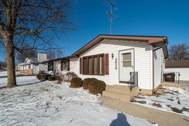 2938 Stonebridge DRIVE, Racine, WI 53404