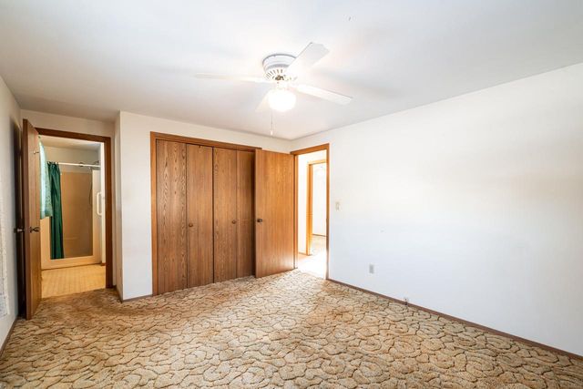 2938 Stonebridge DRIVE, Racine, WI 53404