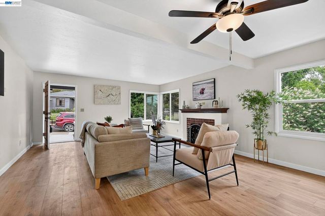 24657 Leona Dr, Hayward, CA 94542