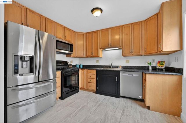 24657 Leona Dr, Hayward, CA 94542