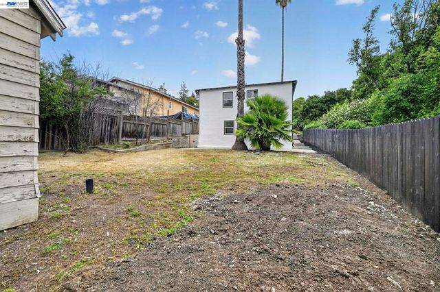 24657 Leona Dr, Hayward, CA 94542