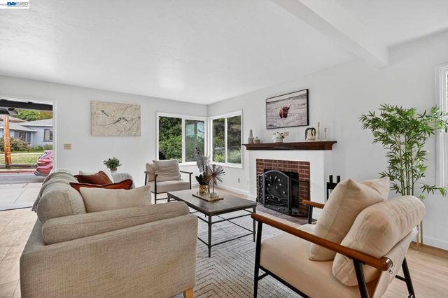 24657 Leona Dr, Hayward, CA 94542