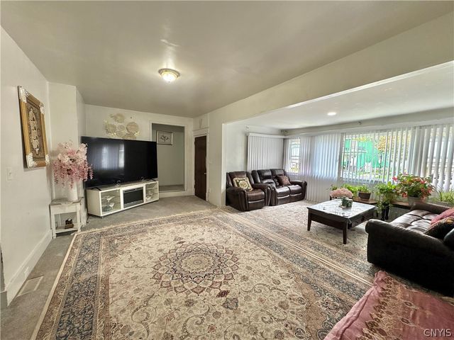 360 Lasalle Ave, Buffalo, NY 14215