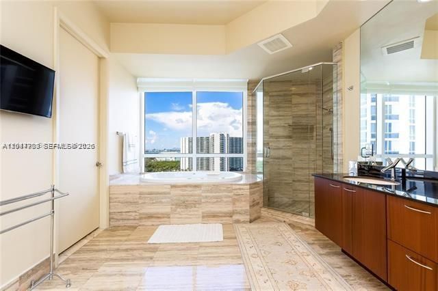 16001 Collins Avenue 1106, Sunny Isles Beach, FL 33160