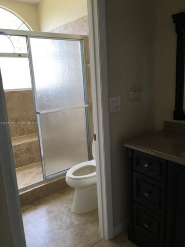 7885 NW 7th Ct 406, Plantation, FL 33324