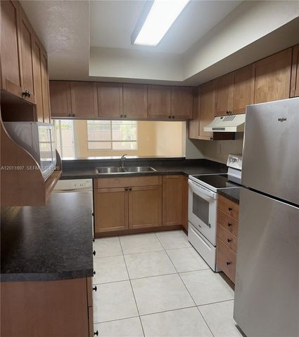7885 NW 7th Ct 406, Plantation, FL 33324