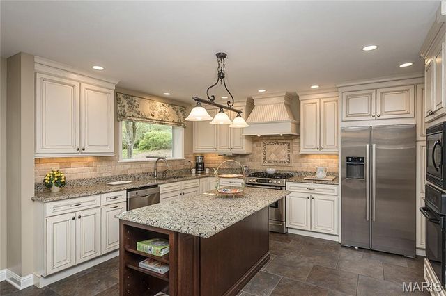 14012 Wethersfield Terrace Court, Chesterfield, MO 63017