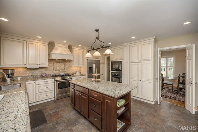 14012 Wethersfield Terrace Court, Chesterfield, MO 63017