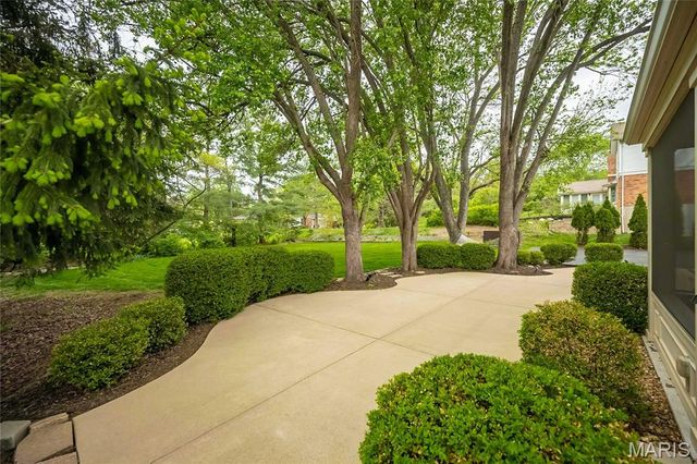 14012 Wethersfield Terrace Court, Chesterfield, MO 63017