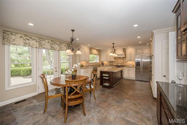 14012 Wethersfield Terrace Court, Chesterfield, MO 63017
