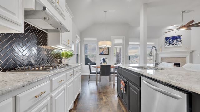 124 Village Creek Drive, Mckinney, TX 75071