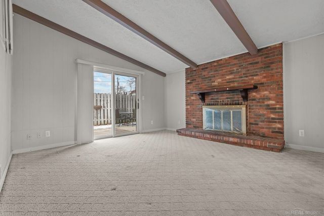 21431 Lakebreeze Street, St Clair Shores, MI 48082