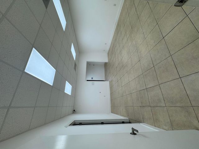 2710 NW 72nd Avenue, Miami, FL 33122