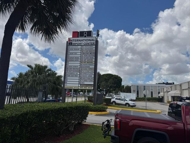 2710 NW 72nd Avenue, Miami, FL 33122