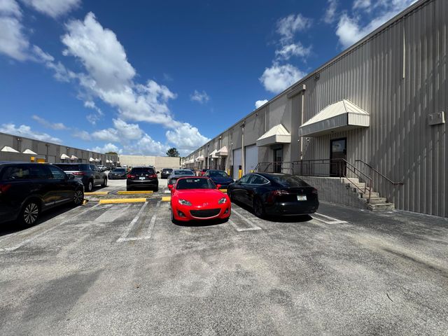2710 NW 72nd Avenue, Miami, FL 33122