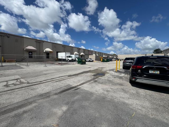 2710 NW 72nd Avenue, Miami, FL 33122