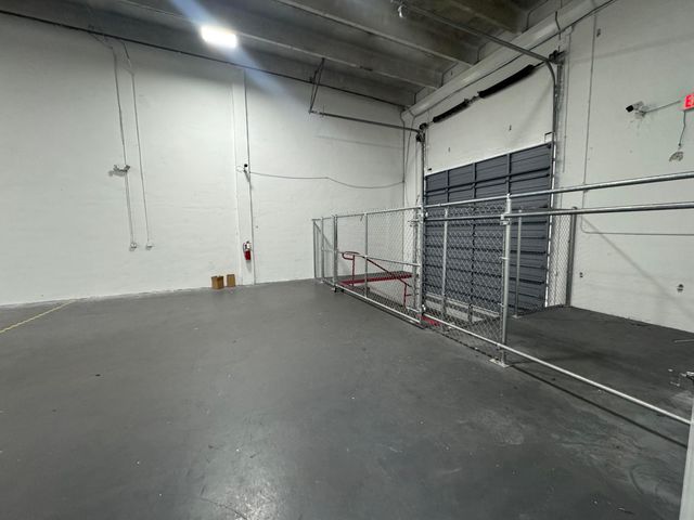 2710 NW 72nd Avenue, Miami, FL 33122