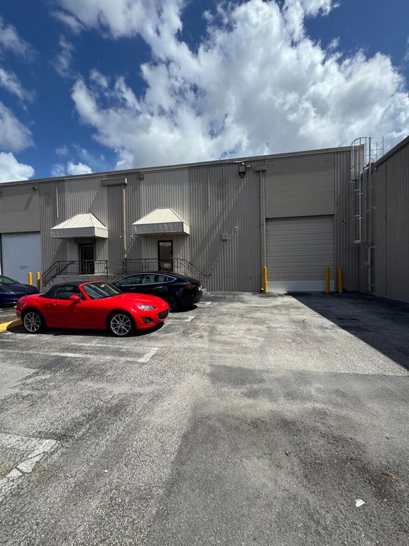 2710 NW 72nd Avenue, Miami, FL 33122