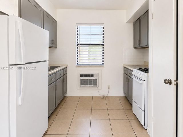 1741-1743 Moffett St, Hollywood, FL 33020