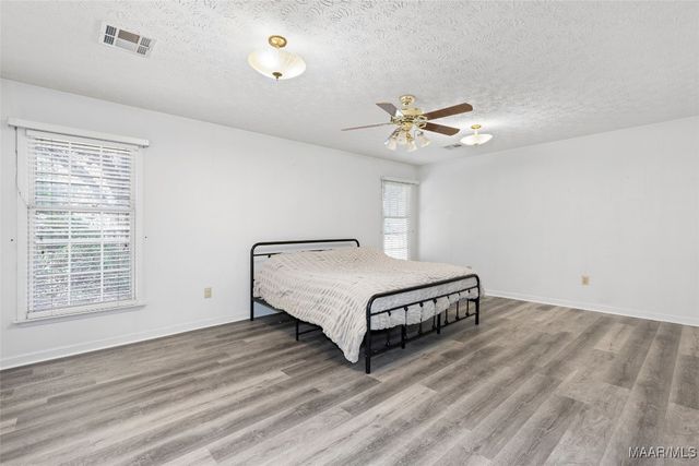 6821 Buttercup Drive, Elmore, AL 36025