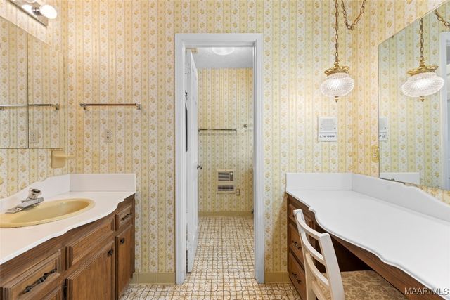 6821 Buttercup Drive, Elmore, AL 36025