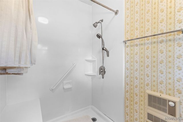 6821 Buttercup Drive, Elmore, AL 36025