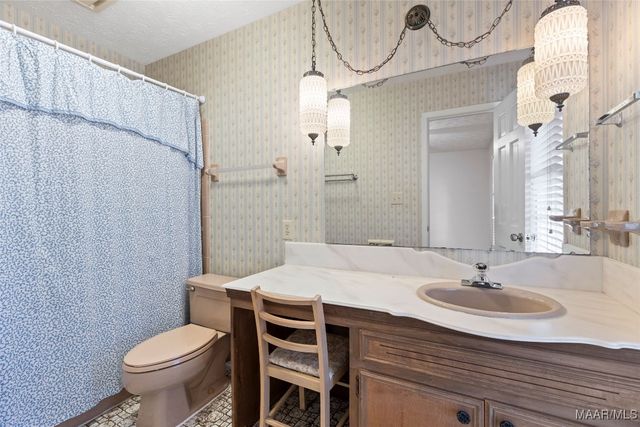 6821 Buttercup Drive, Elmore, AL 36025