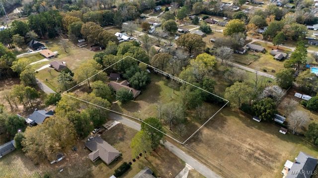 6821 Buttercup Drive, Elmore, AL 36025