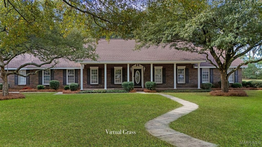 6821 Buttercup Drive, Elmore, AL 36025