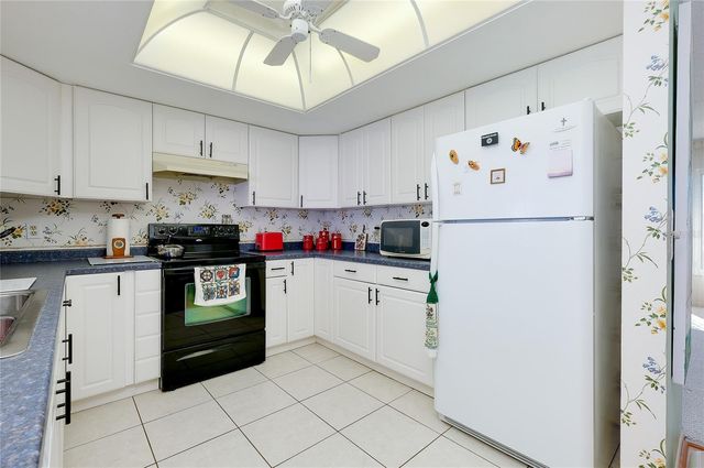 78 CIRCLEWOOD DRIVE A3-2, Venice, FL 34293