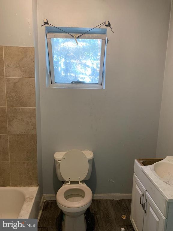 Image 13 of property listing at 2511 W BALTIMORE ST, Baltimore, MD 21223
