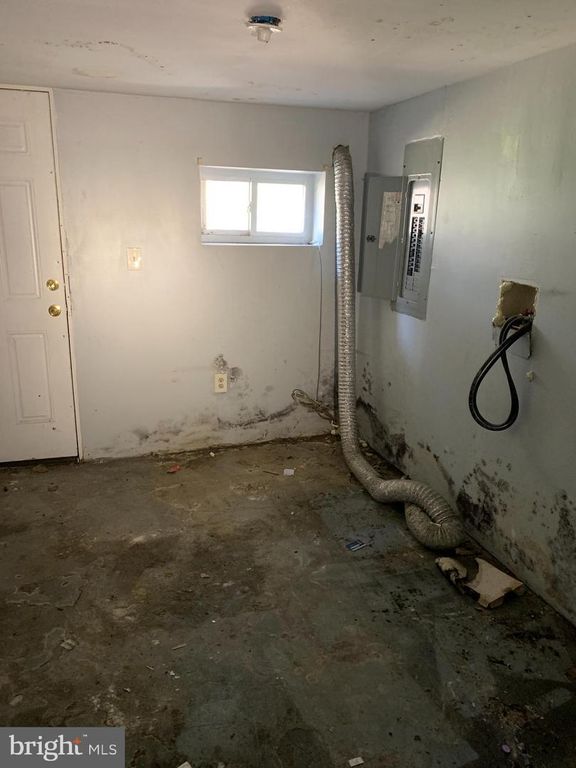 Image 18 of property listing at 2511 W BALTIMORE ST, Baltimore, MD 21223