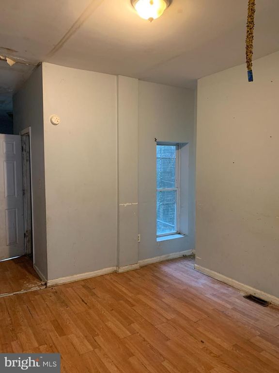 Image 5 of property listing at 2511 W BALTIMORE ST, Baltimore, MD 21223