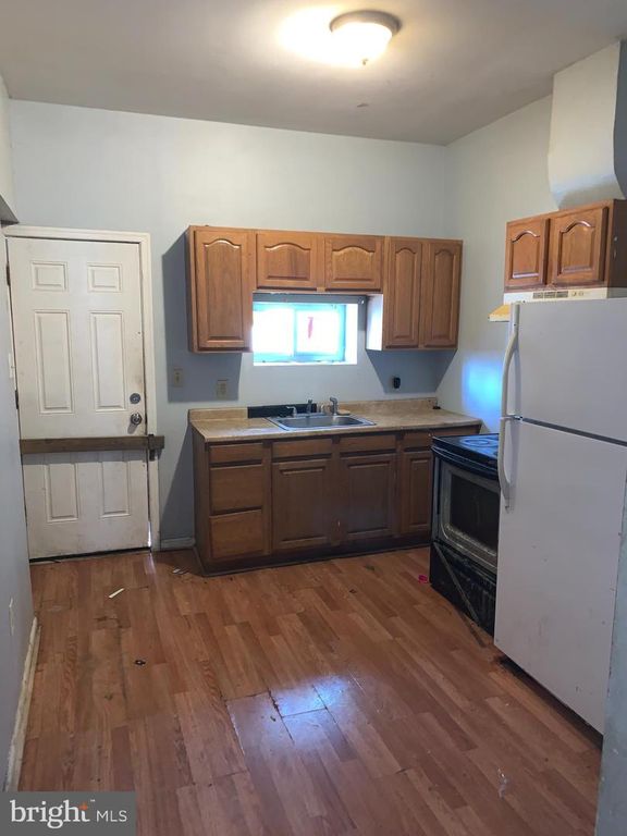 Image 7 of property listing at 2511 W BALTIMORE ST, Baltimore, MD 21223