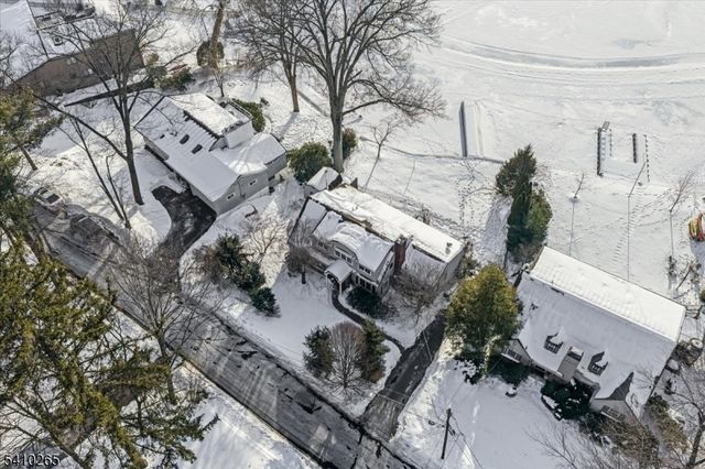 4 Arrowhead Trl, Sparta Twp., NJ 07871