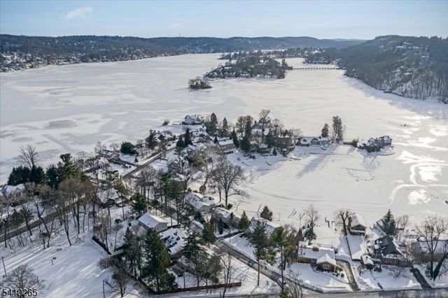 4 Arrowhead Trl, Sparta Twp., NJ 07871