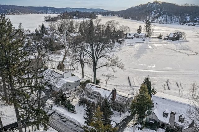 4 Arrowhead Trl, Sparta Twp., NJ 07871