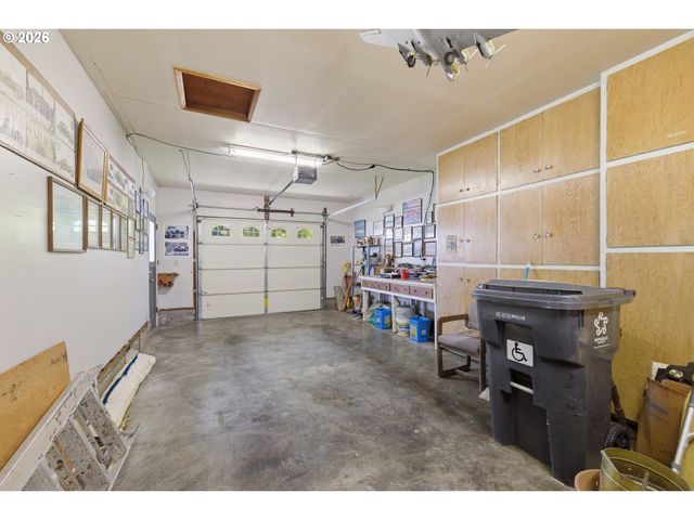1765 UMPQUA Rd, Woodburn, OR 97071