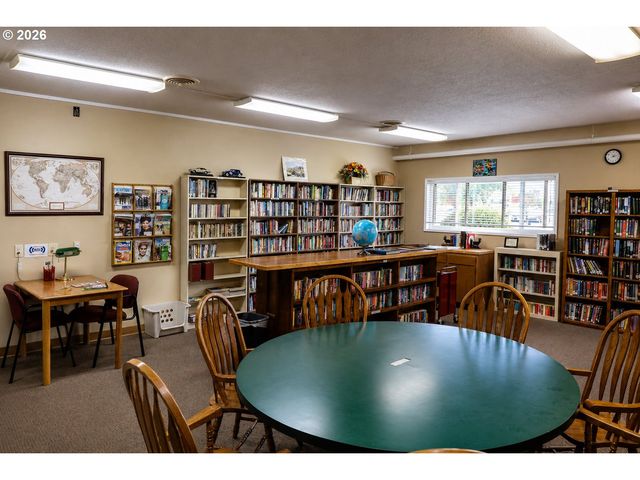 1765 UMPQUA Rd, Woodburn, OR 97071