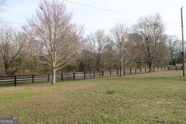 121 Grape Creek Road, Milner, GA 30257