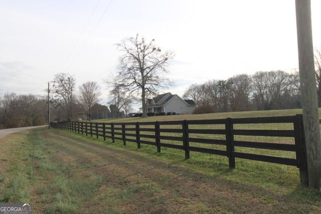 121 Grape Creek Road, Milner, GA 30257