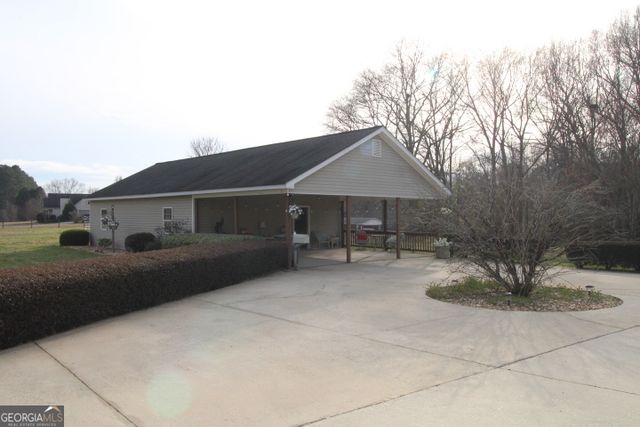 121 Grape Creek Road, Milner, GA 30257