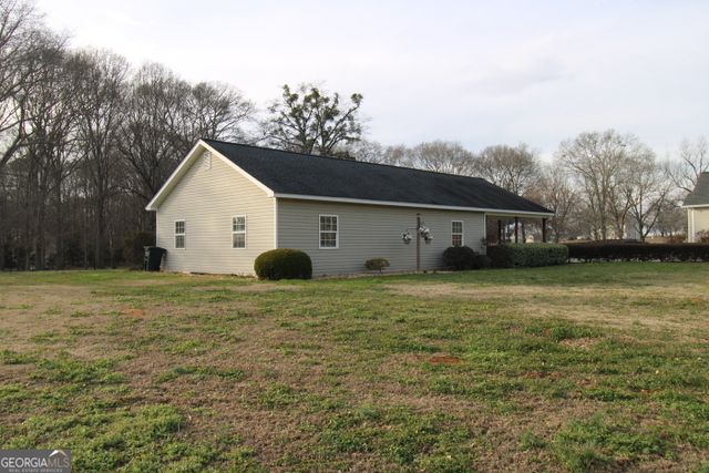 121 Grape Creek Road, Milner, GA 30257