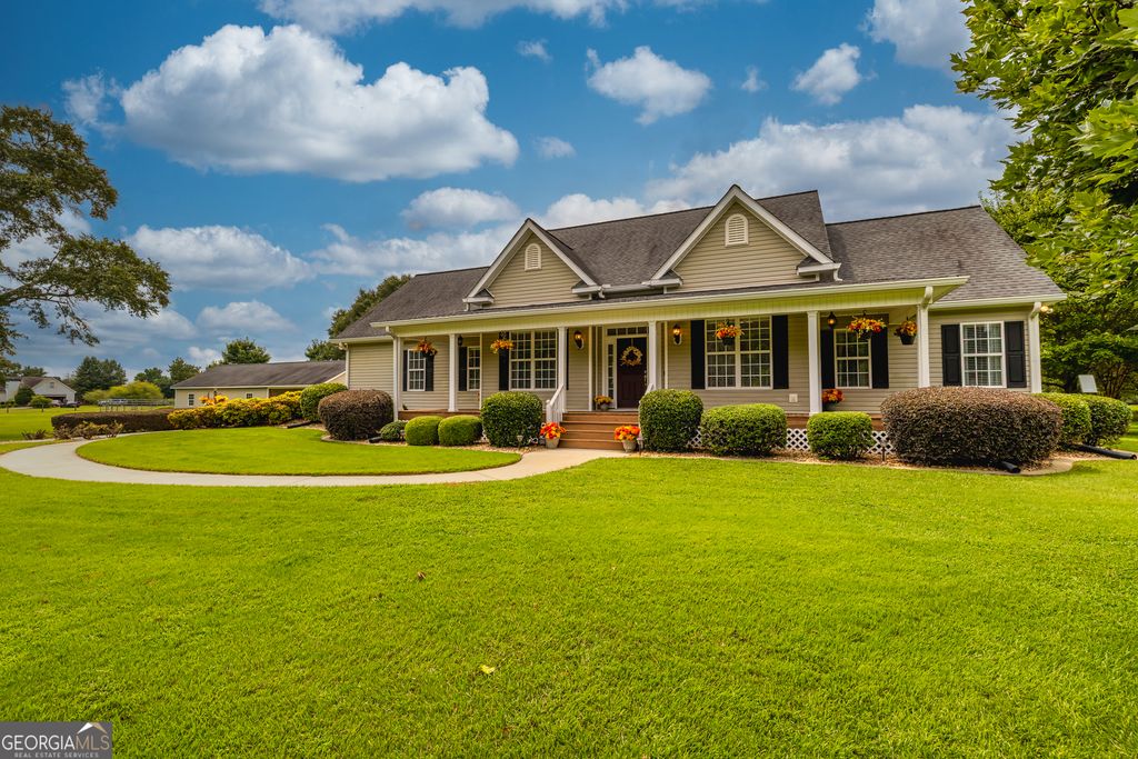 121 Grape Creek Road, Milner, GA 30257