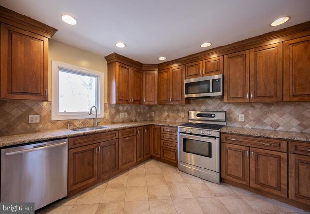 14 N FORK RD, Clementon, NJ 08021