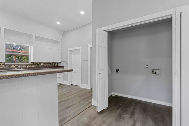 707 S Robinson Street, Cleburne, TX 76031