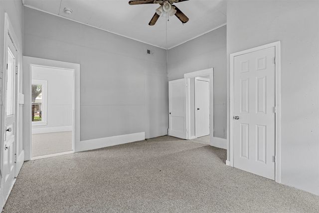 707 S Robinson Street, Cleburne, TX 76031