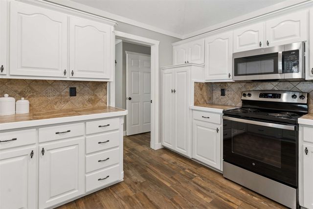 9898 Vail Eton Drive, Pilot Point, TX 76258